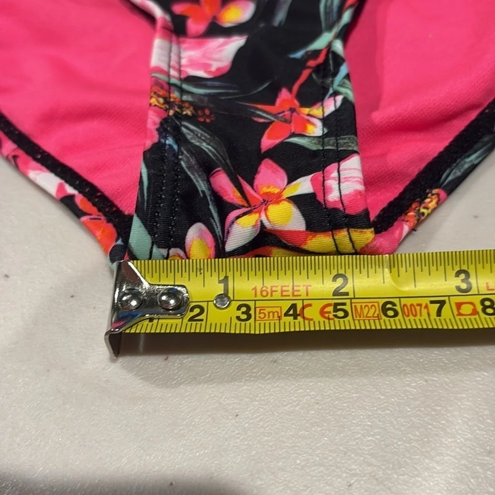 Hurley - Girls One Piece Bathing Swim Suit. Razor Back. UPF 50. Size 5/6. NWT